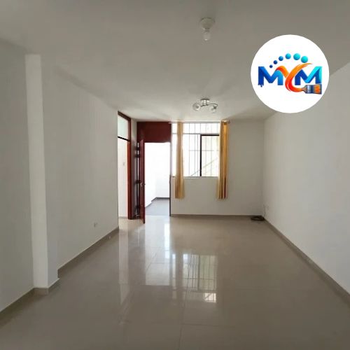 Trabajo de pintura del interior de casas pequeñas en piura